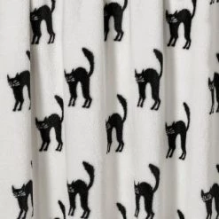 Hyde & EEK! Boutique Cats Printed Plush Throw Blanket Ivory/Black - Hyde & EEK! Boutique™ 5 Hyde & EEK! Boutique Cats Printed Plush Throw Blanket Ivory/Black - Hyde & EEK! Boutique™ -Halloween Decorations Sales Store unnamed file 1104