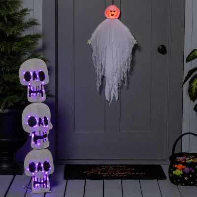 Hyde & EEK! Boutique LED Stacked Skulls Halloween Novelty Silhouette Light Purple - Hyde & EEK! Boutique™ 1 Hyde & EEK! Boutique LED Stacked Skulls Halloween Novelty Silhouette Light Purple - Hyde & EEK! Boutique™