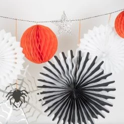 Meri Meri Halloween Honeycomb Shapes Garland (Pack of 1)